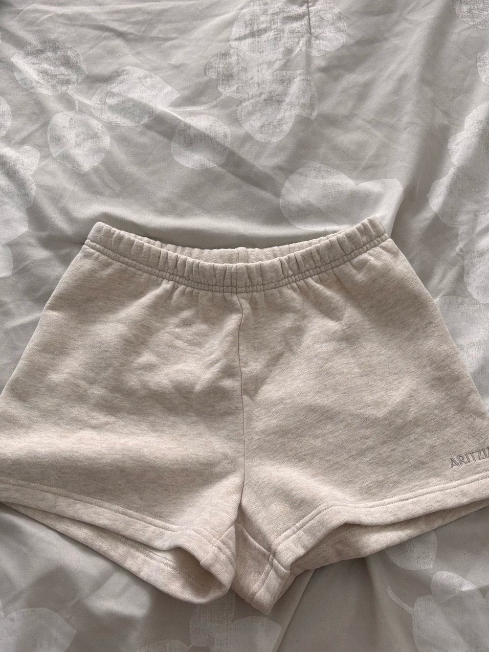 Aritzia Cozy Fleece Shorts - Light Cream
